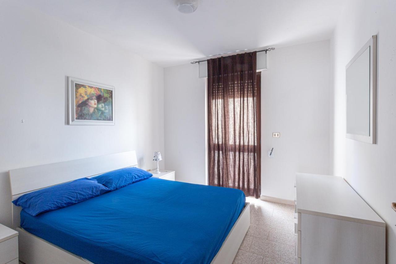 Appartamento A 150 M Dal Mare Climatizzato Con Bellissimo Patio Esterno Torre Pali Kültér fotó